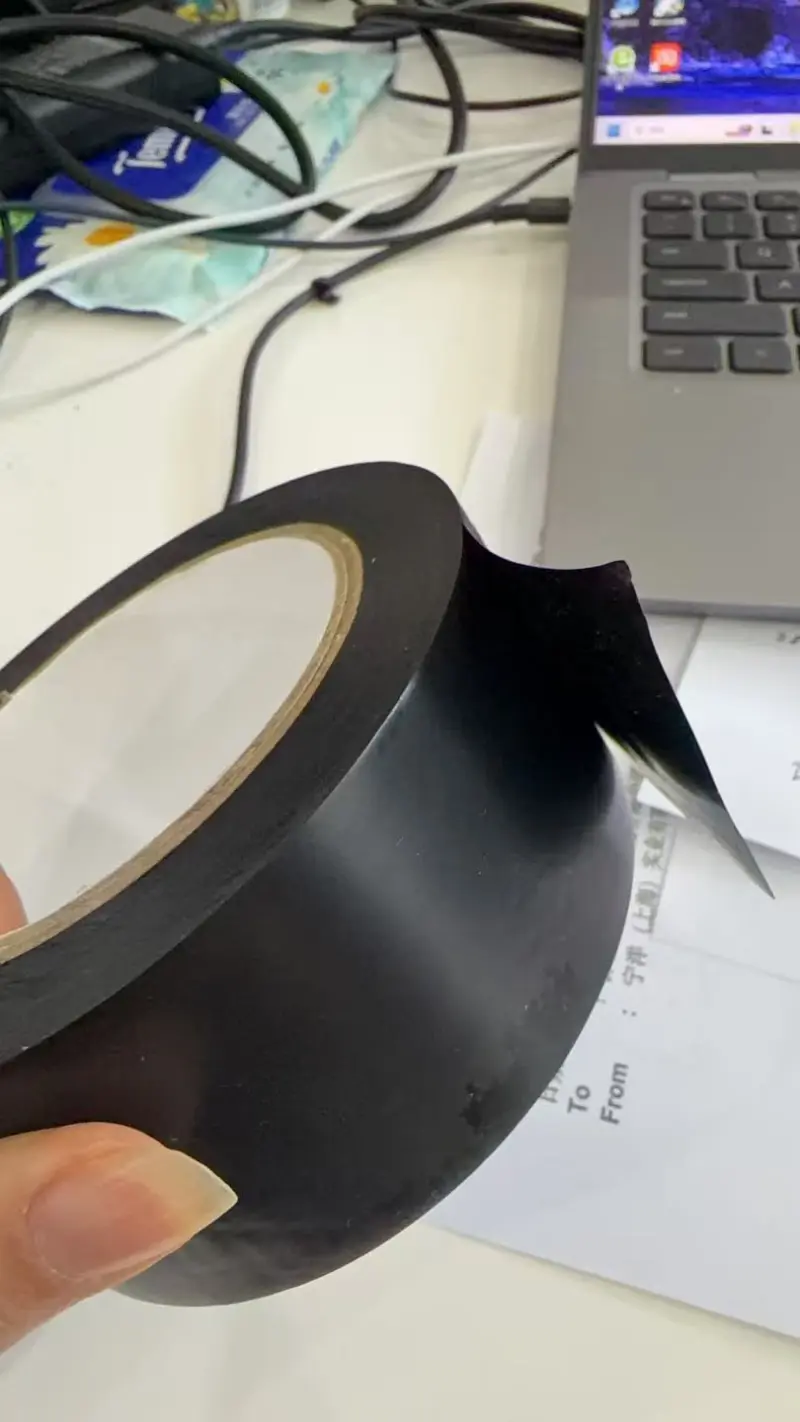 Banda de pânză și „Adezivul de pânză” sunt același produs?